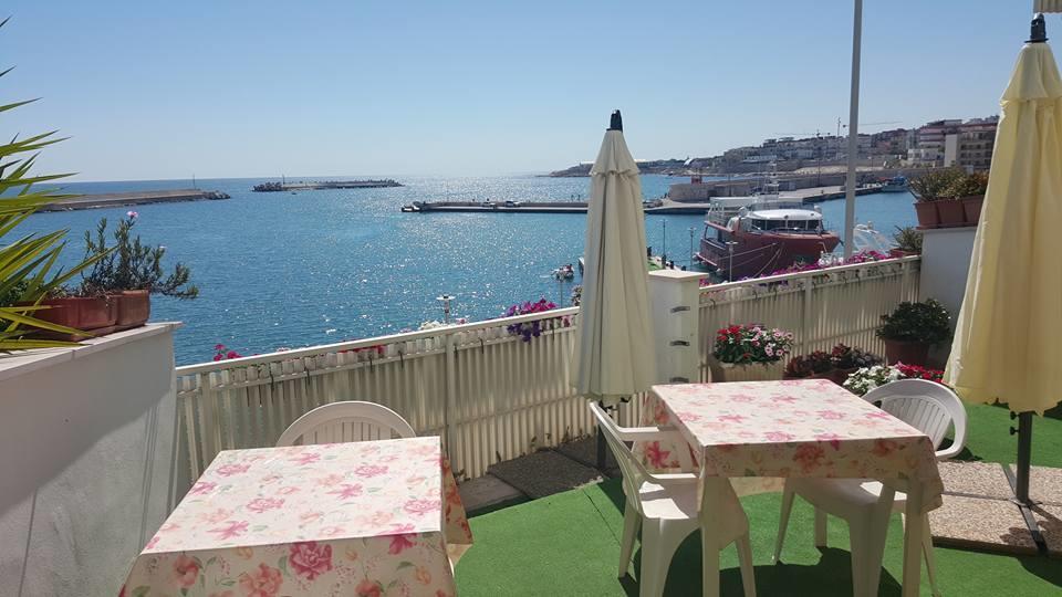 B&B La Baia Sea Rooms Bisceglie Exteriör bild